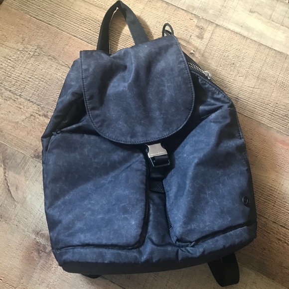 Lululemon Carry Onward backpack - Picture 2 of 4